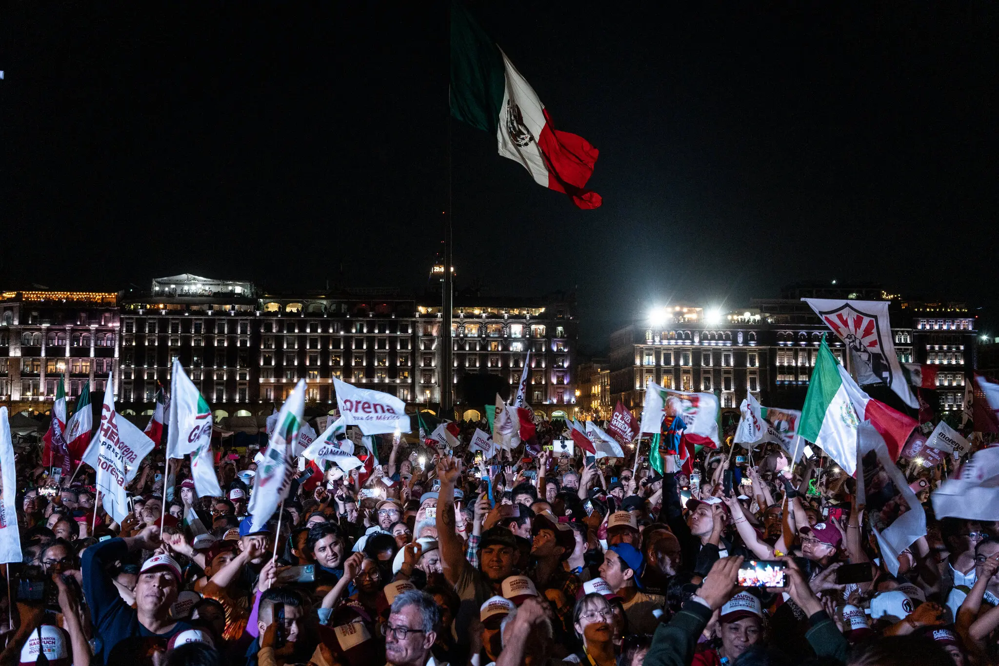 Мексиканські президенти мають лише один термін. Чи добре це?